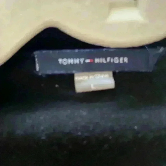 Tommy Hilfiger Sweater size large - Picture 2 of 4